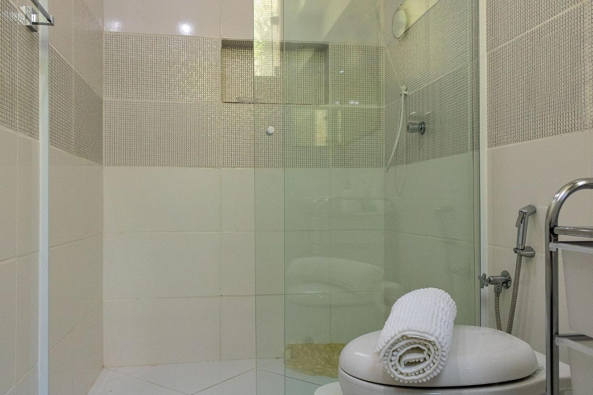 Casas com jacuzzi e churrasqueira a 300 metros da Praia do Perequê na Ilhabela Exterior foto